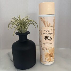 Victoria's Secret Bond Repair Shampoo